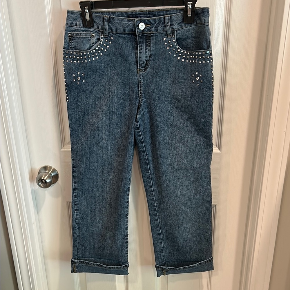 Baccini size 6 petite Women's Blue Studded Capris